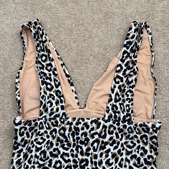 J. Crew Factory Plunge V Neck Cheetah Animal Print One Piece Swimsuit Size XL - Picture 5 of 10